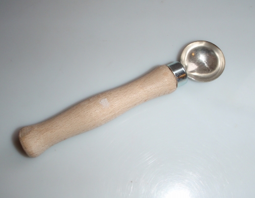 KARALÁBÉVÁJÓ - FA NYELŰ