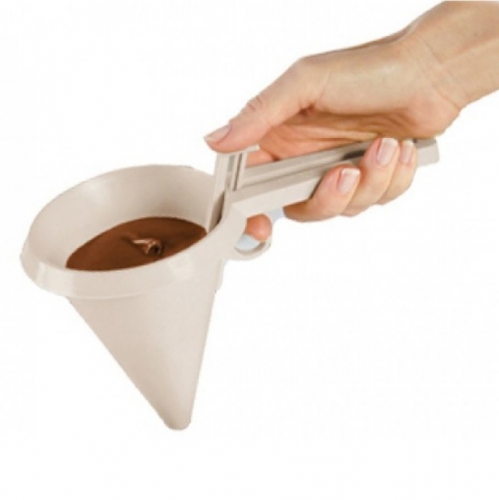 MŰANYAG TÉSZTAADAGOLÓ TÖLCSÉR