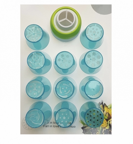 12 DARABOS OROSZ TÍPUSÚ MŰANYAG DÍSZÍTŐCSŐ SZETT 