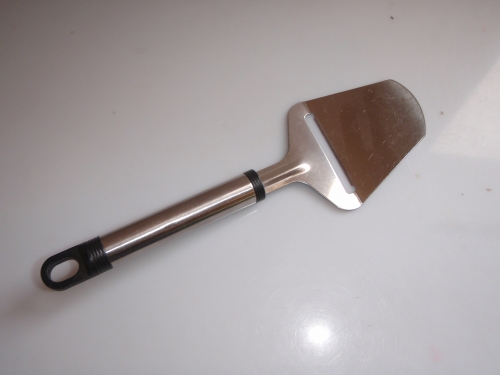 KÉZI SAJTSZELETELŐ