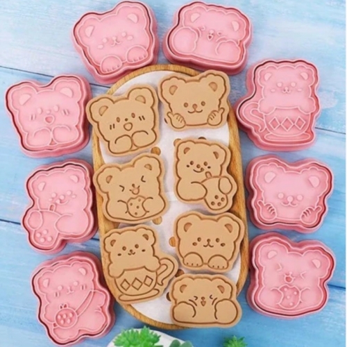 8 DB SÜTEMÉNY KISZÚRÓ ÉS NYOMDA - KIS MACIK