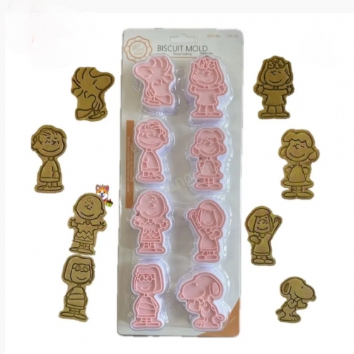 8DB SÜTEMÉNY KISZÚRÓ ÉS NYOMDA - SNOOPY KUTYA