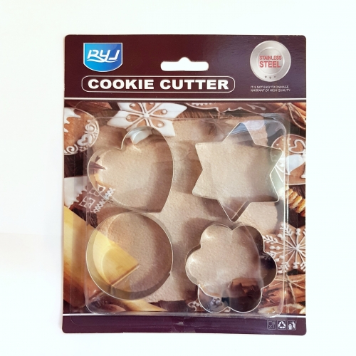 4 DARABOS FÉM KISZÚRÓ -  KÖR, SZÍV, CSILLAG, VIRÁG